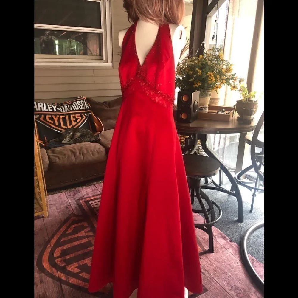 🔥🔥 DE Laru collection Halter dress. Size 7/8 57”long